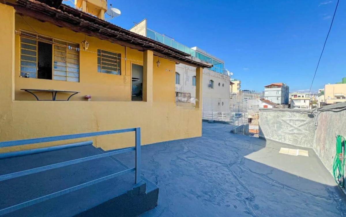 Casa, Sagrada Família, 2 Quartos, 3 Vagas, 2 Suítes