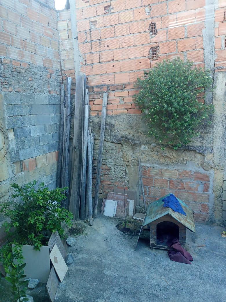 Casa, Céu Azul, 2 Quartos, 0 Vaga, 1 Suíte
