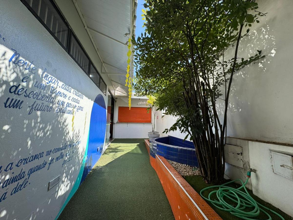 Prédio, Colégio Batista, 0 Quarto, 0 Vaga