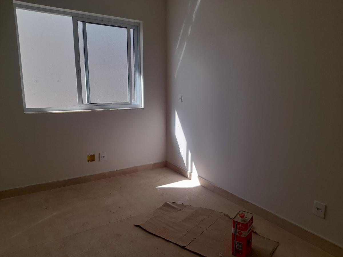 Casa, Esplanada, 3 Quartos, 2 Vagas, 1 Suíte