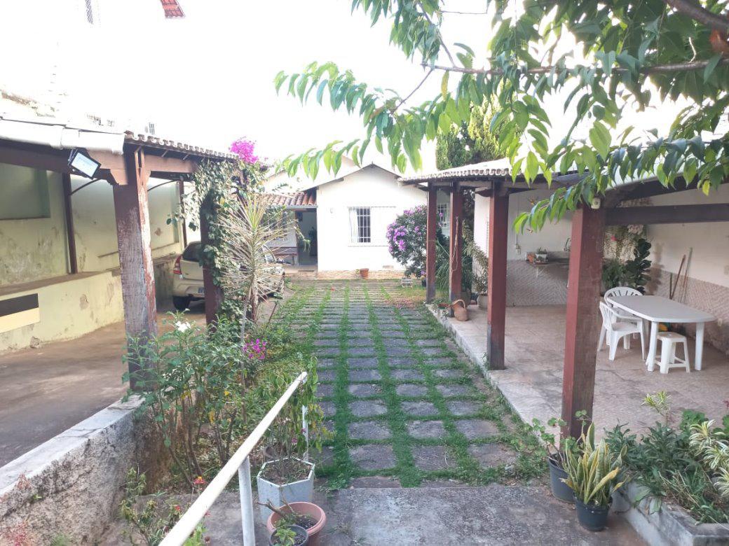 Casa, Nova Suíssa, 4 Quartos, 5 Vagas, 1 Suíte