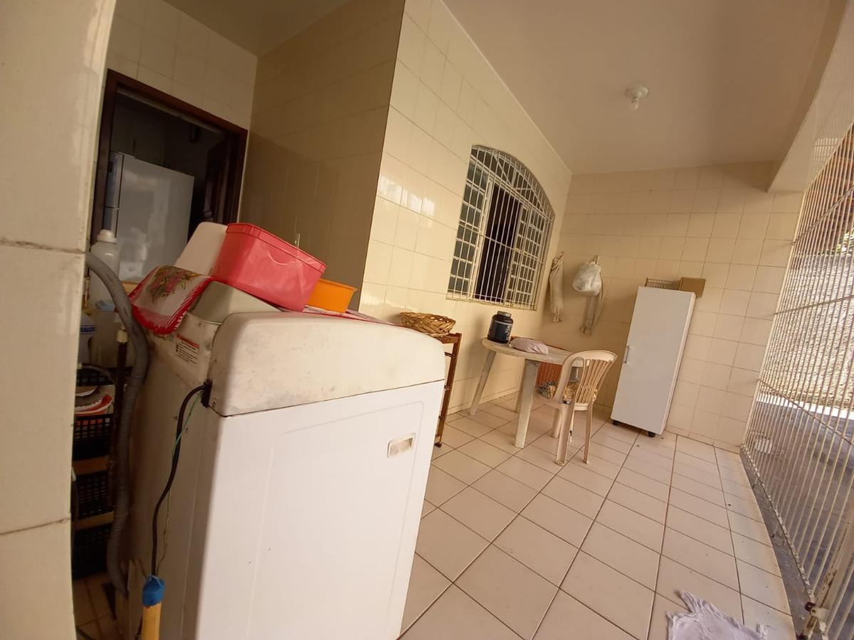 Casa, Castelo, 3 Quartos, 4 Vagas, 1 Suíte