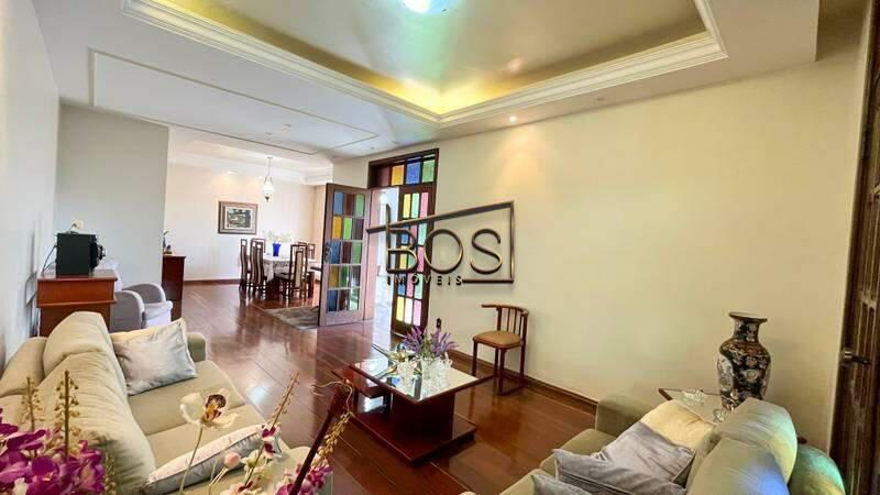 Casa, Luxemburgo, 5 Quartos, 4 Vagas, 2 Suítes