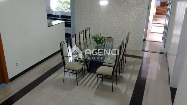 Casa, Camargos, 5 Quartos, 0 Vaga, 3 Suítes