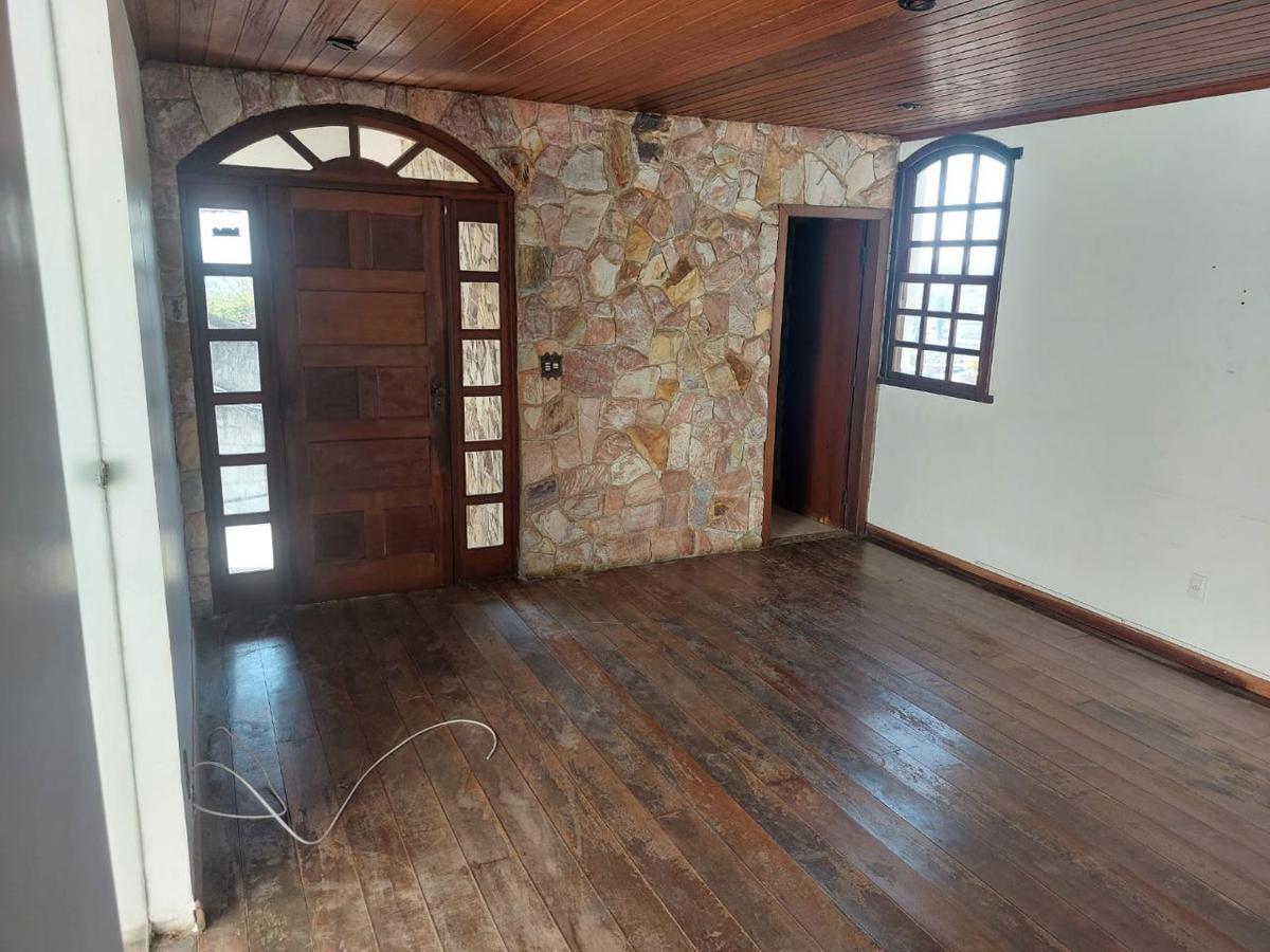 Casa, Concórdia, 3 Quartos, 4 Vagas, 1 Suíte