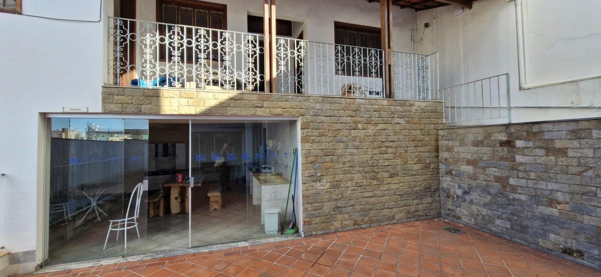 Casa, Concórdia, 10 Quartos, 8 Vagas, 1 Suíte
