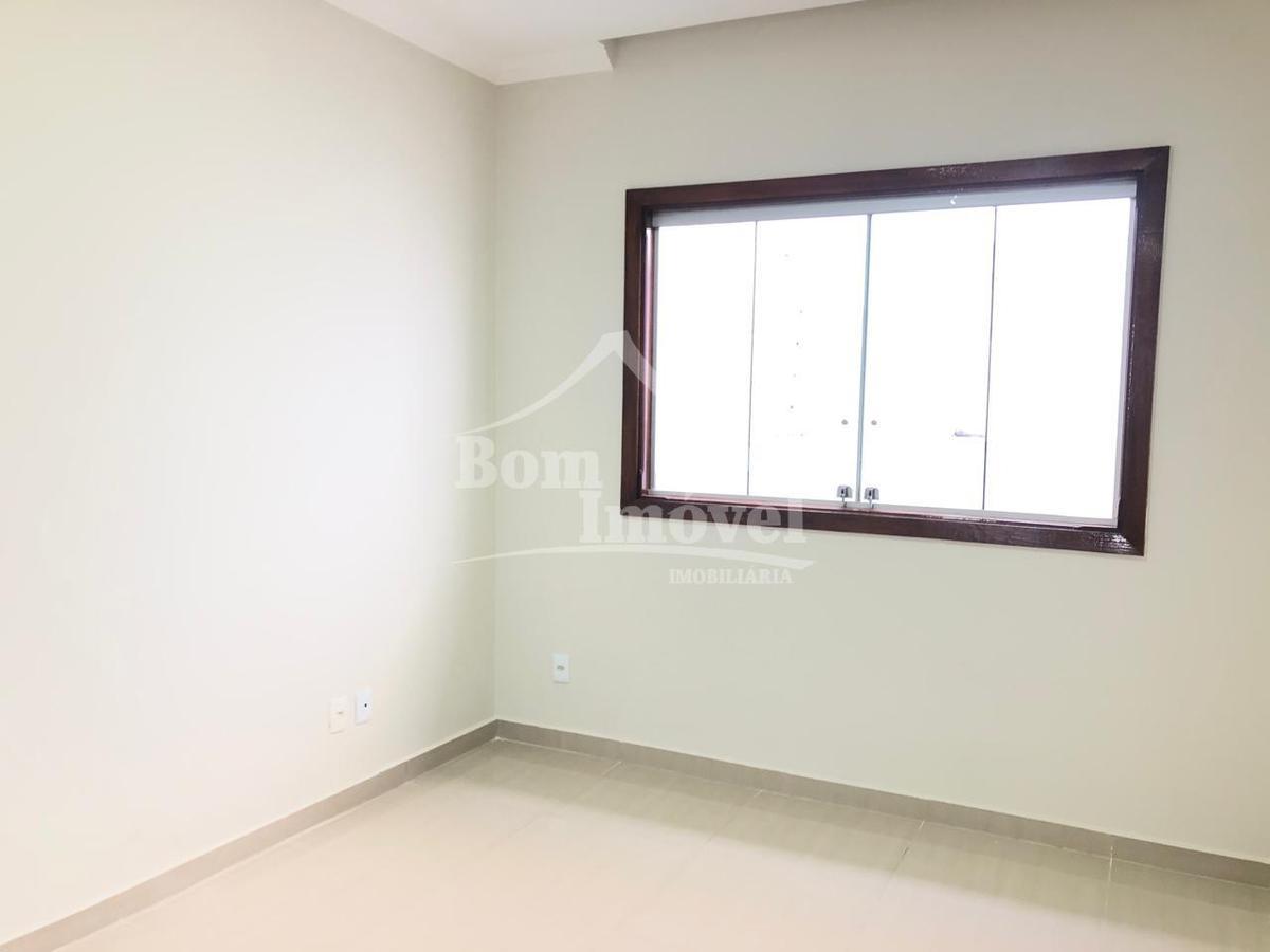 Casa, Centro, 2 Quartos, 2 Vagas, 1 Suíte