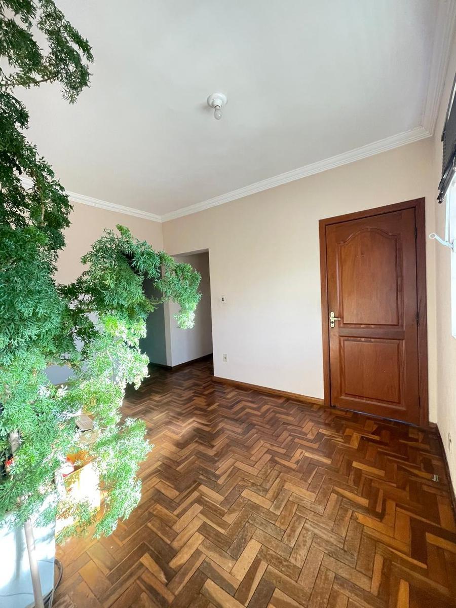 Casa, Sagrada Família, 6 Quartos, 2 Vagas, 1 Suíte