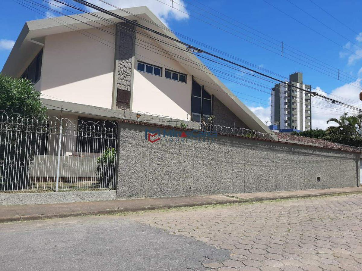 Casa, Centro, 4 Quartos, 4 Vagas, 1 Suíte