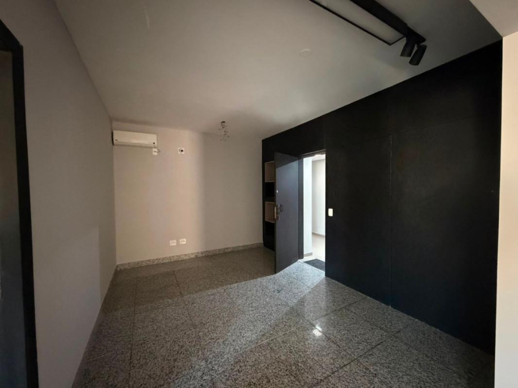Sala, Barro Preto, 0 Quarto, 2 Vagas