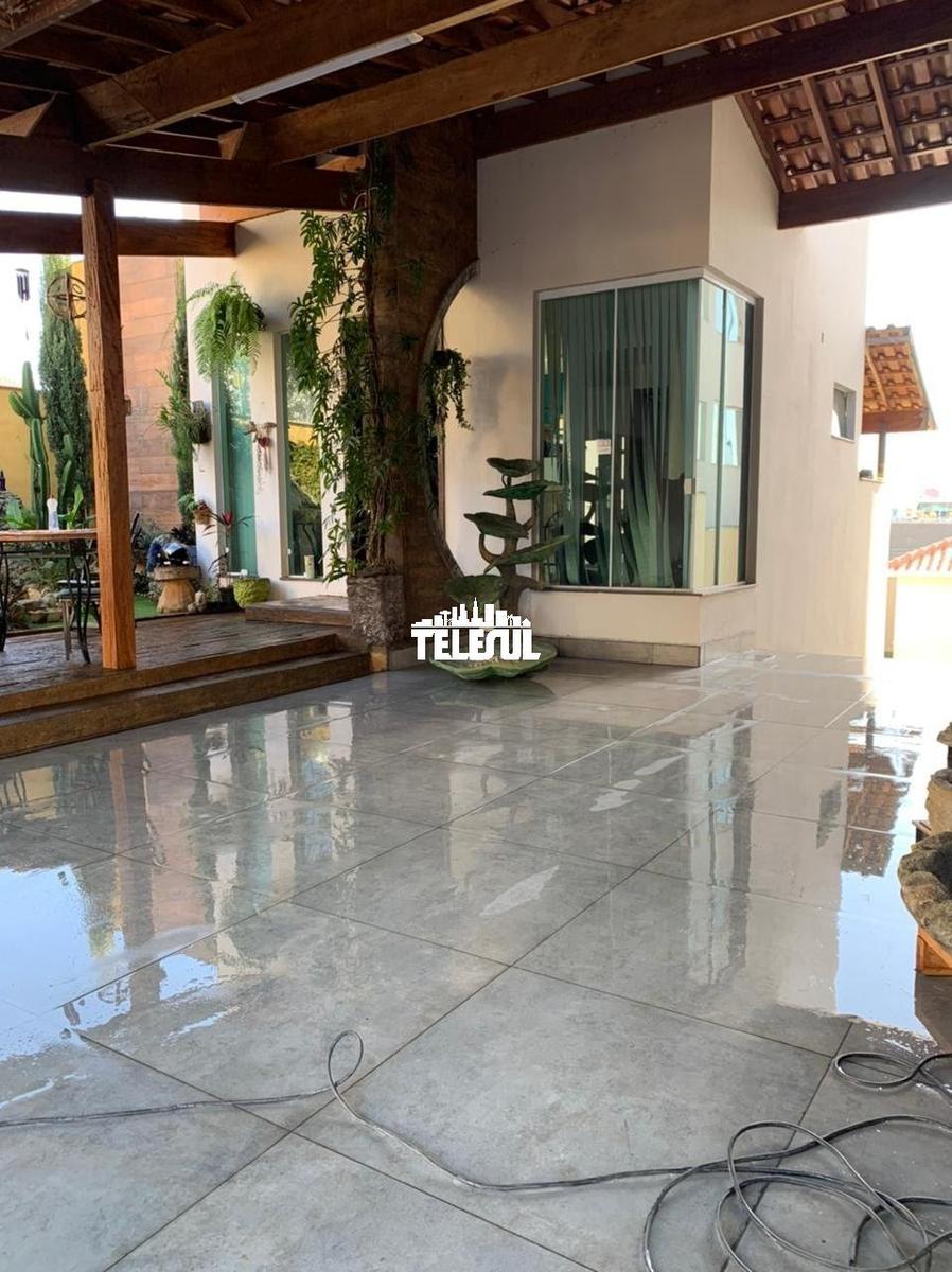 Casa, Santa Luiza, 1 Quarto, 3 Vagas
