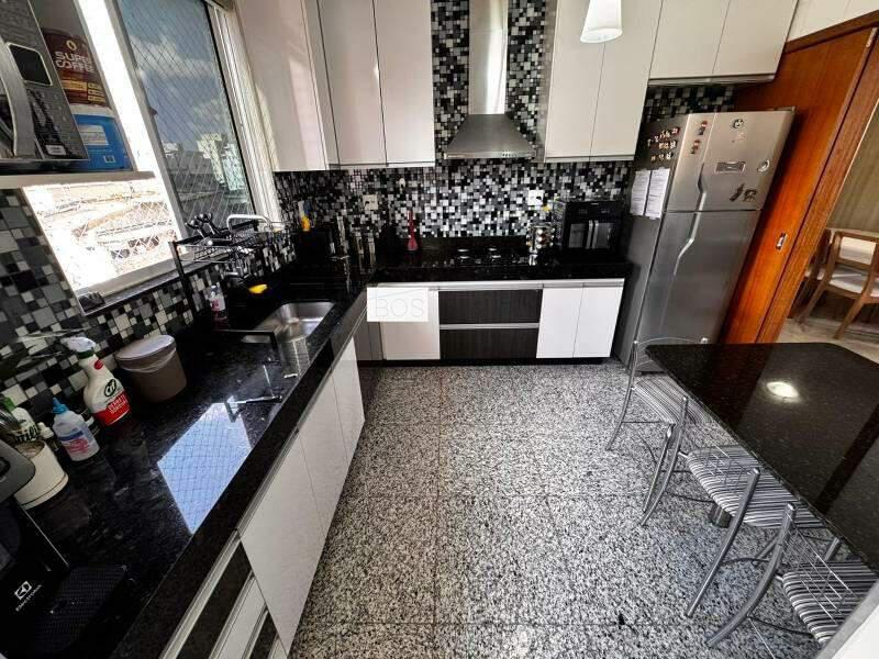 Apartamento, Sagrada Família, 3 Quartos, 2 Vagas, 1 Suíte