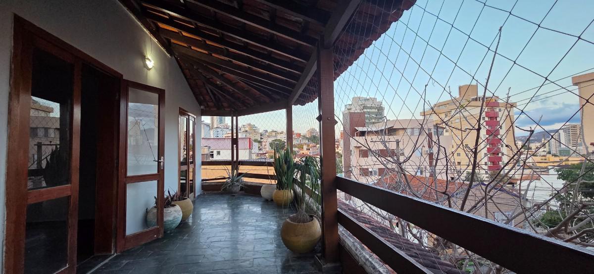 Casa, Floresta, 5 Quartos, 3 Vagas, 1 Suíte