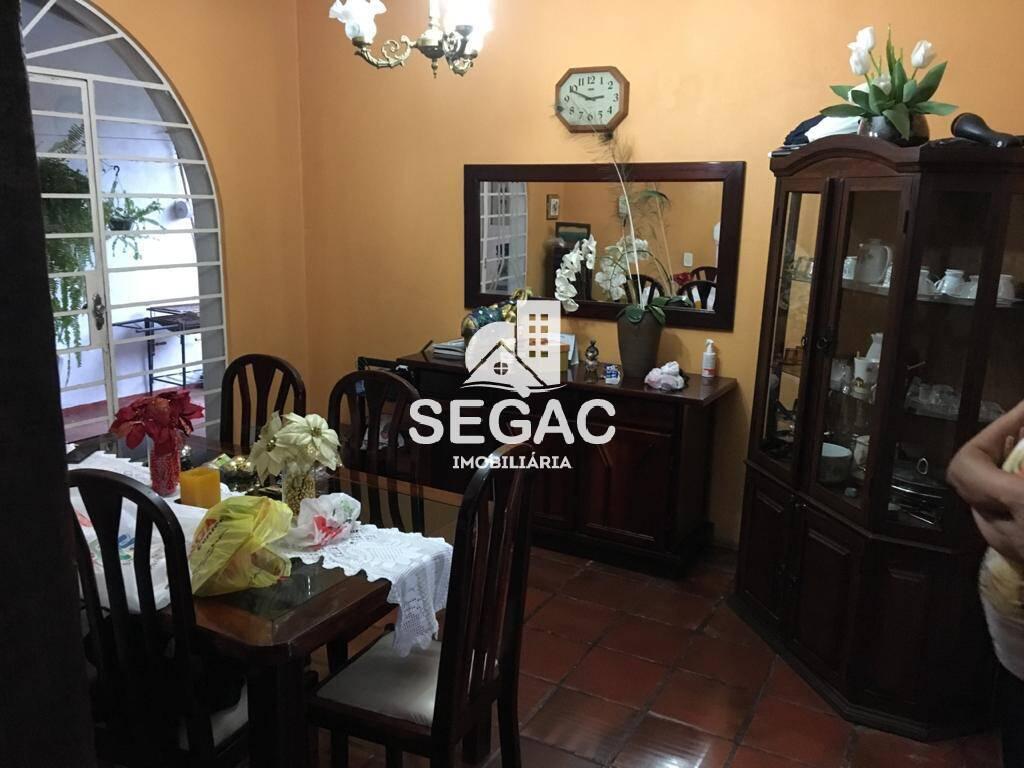 Casa, Arvoredo, 4 Quartos, 5 Vagas, 1 Suíte