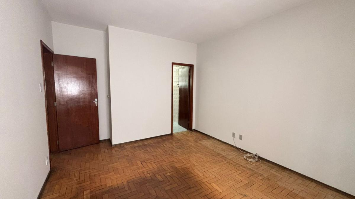 Apartamento, Centro, 4 Quartos, 0 Vaga, 1 Suíte
