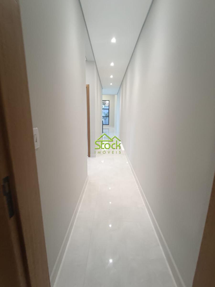 Casa, Jardim Imperial, 3 Quartos, 2 Vagas, 1 Suíte