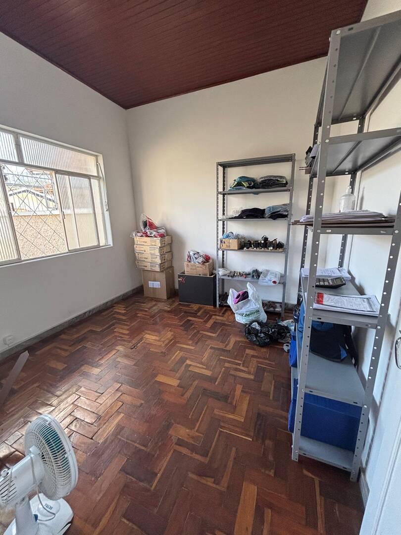 Casa, Giovanini, 4 Quartos, 2 Vagas, 1 Suíte