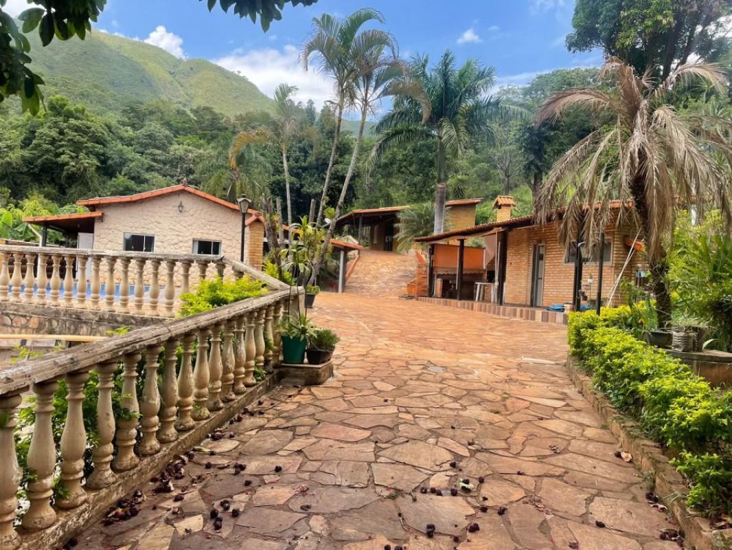 Fazenda, Chácara Bom Jardim, 4 Quartos, 2 Vagas, 4 Suítes