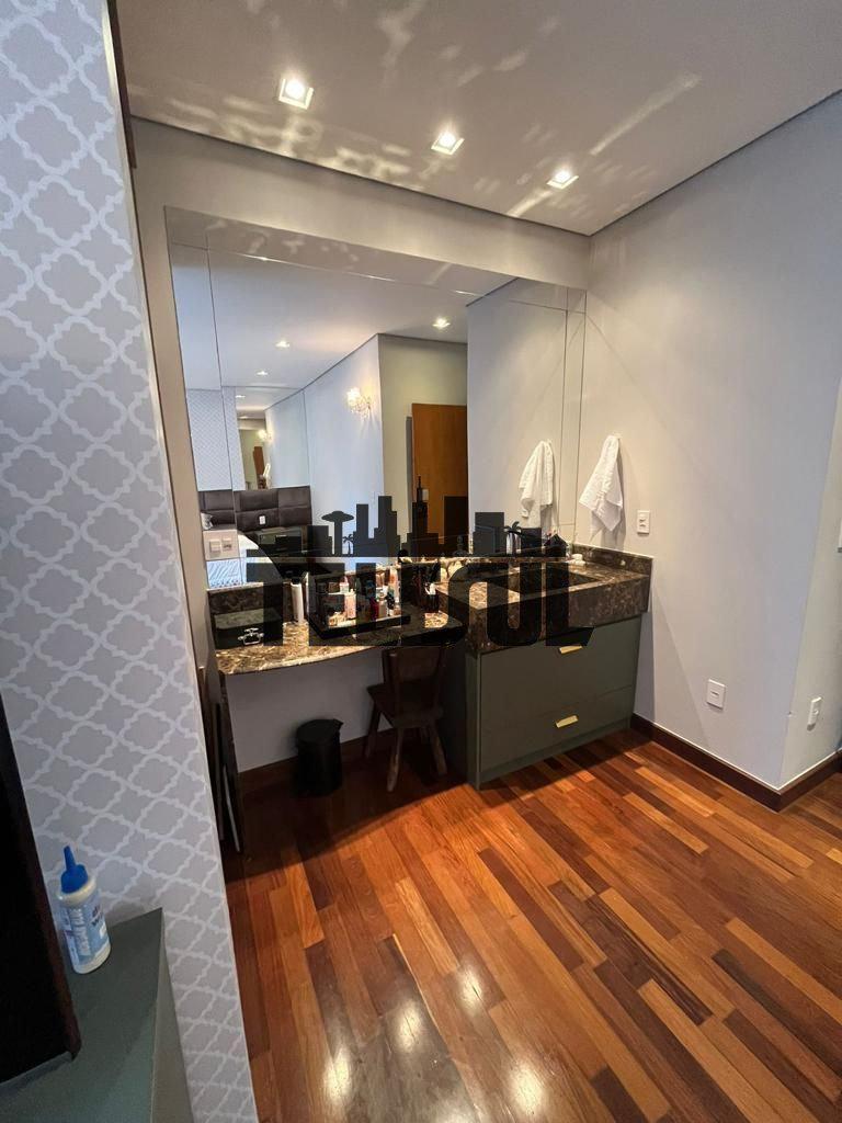Casa, Campos Elíseos, 3 Quartos, 5 Vagas, 1 Suíte