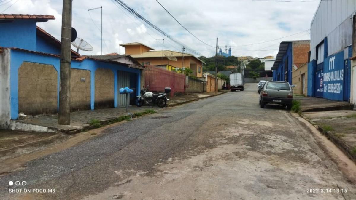 Casa, Centro, 3 Quartos, 0 Vaga