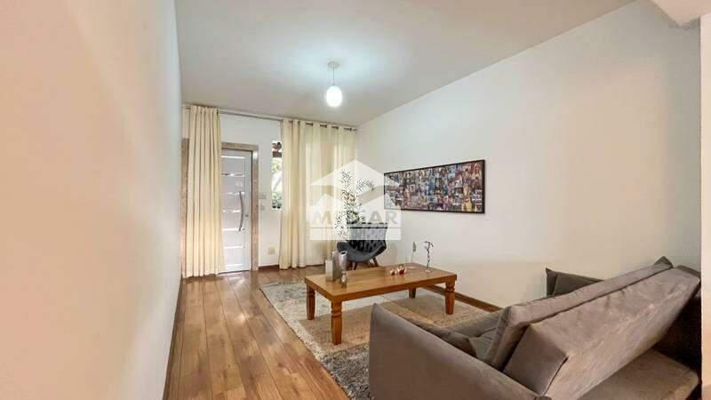 Casa, Castelo, 5 Quartos, 3 Vagas, 1 Suíte