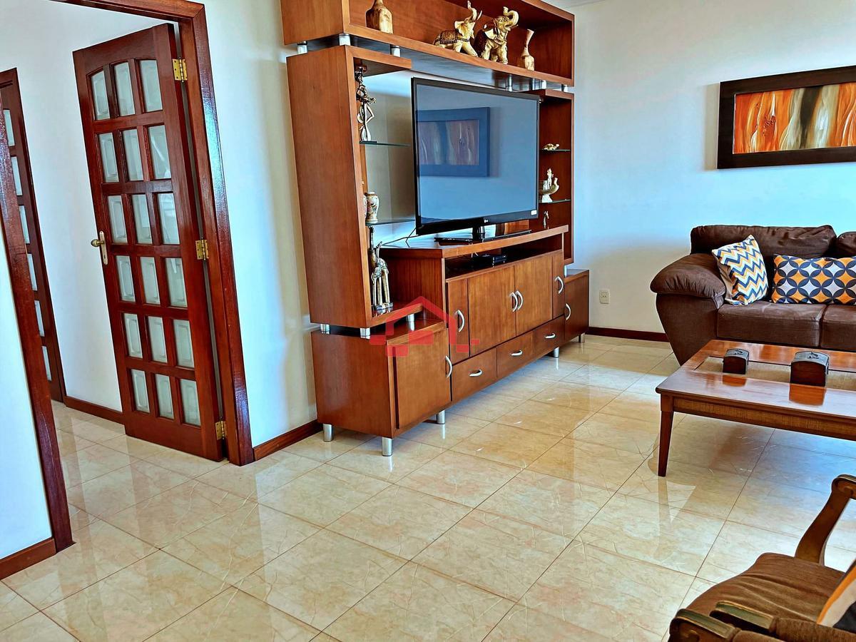 Casa, Trevo, 4 Quartos, 10 Vagas, 1 Suíte