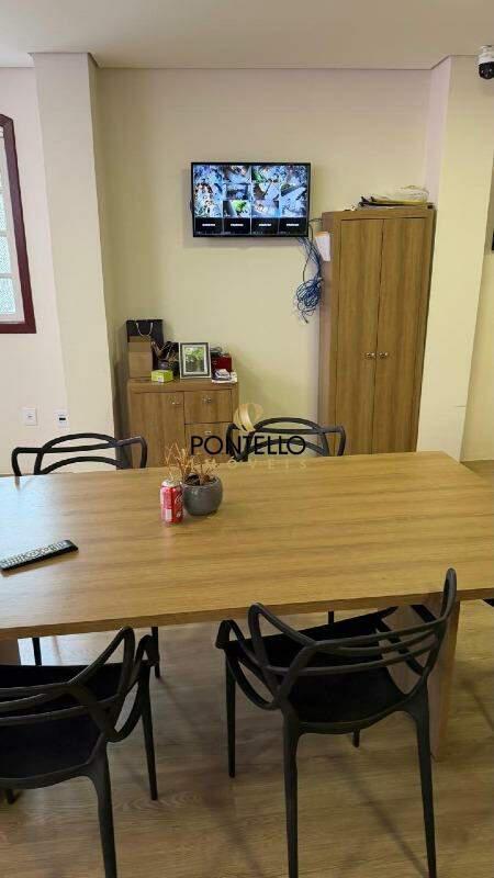 Casa, Centro, 1 Quarto, 0 Vaga, 1 Suíte