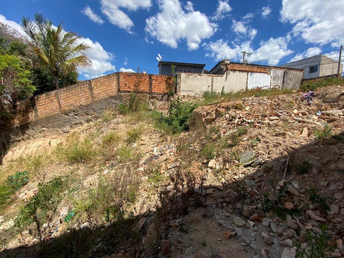 Lote, Cachoeirinha, 0 Quarto, 0 Vaga