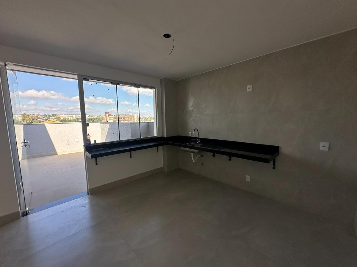 Cobertura, Santa Rosa, 3 Quartos, 2 Vagas, 1 Suíte