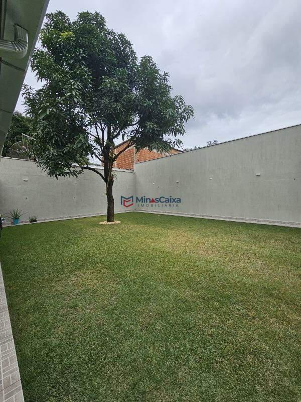 Casa, Quitandinha, 3 Quartos, 2 Vagas, 1 Suíte