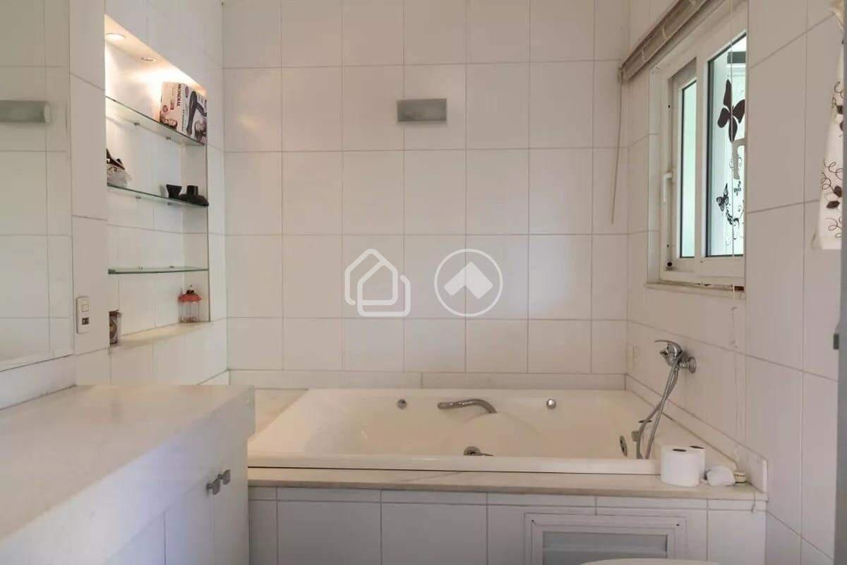 Casa, Carlos Prates, 2 Quartos, 4 Vagas