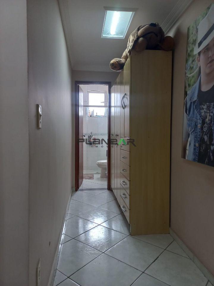 Casa, Santa Cruz Industrial, 3 Quartos, 2 Vagas, 1 Suíte