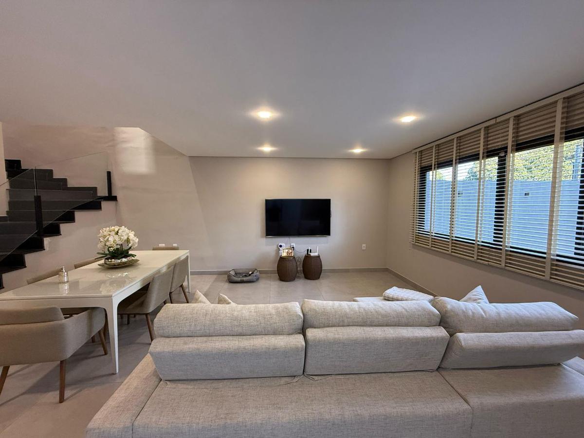 Casa, Trevo, 3 Quartos, 2 Vagas, 3 Suítes