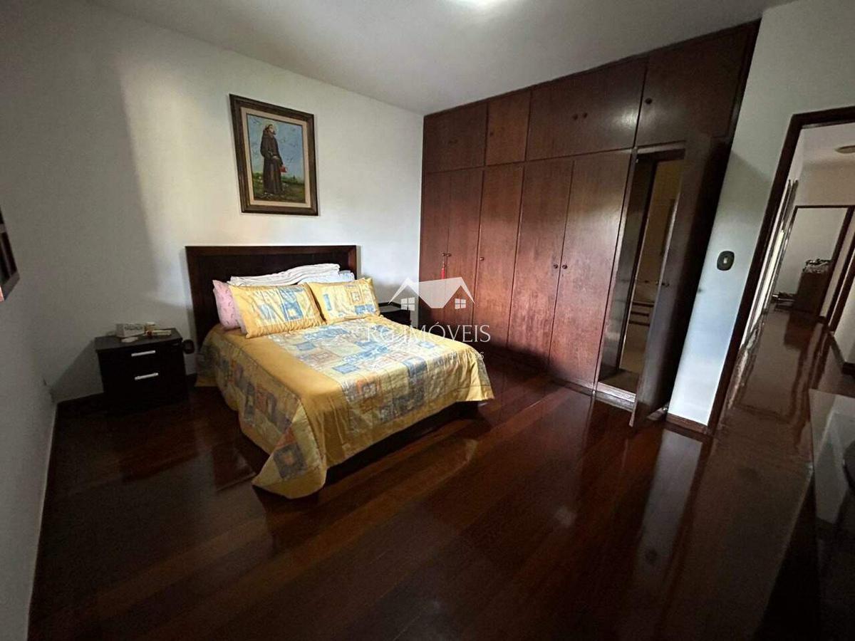 Casa, Milionários, 4 Quartos, 4 Vagas, 1 Suíte