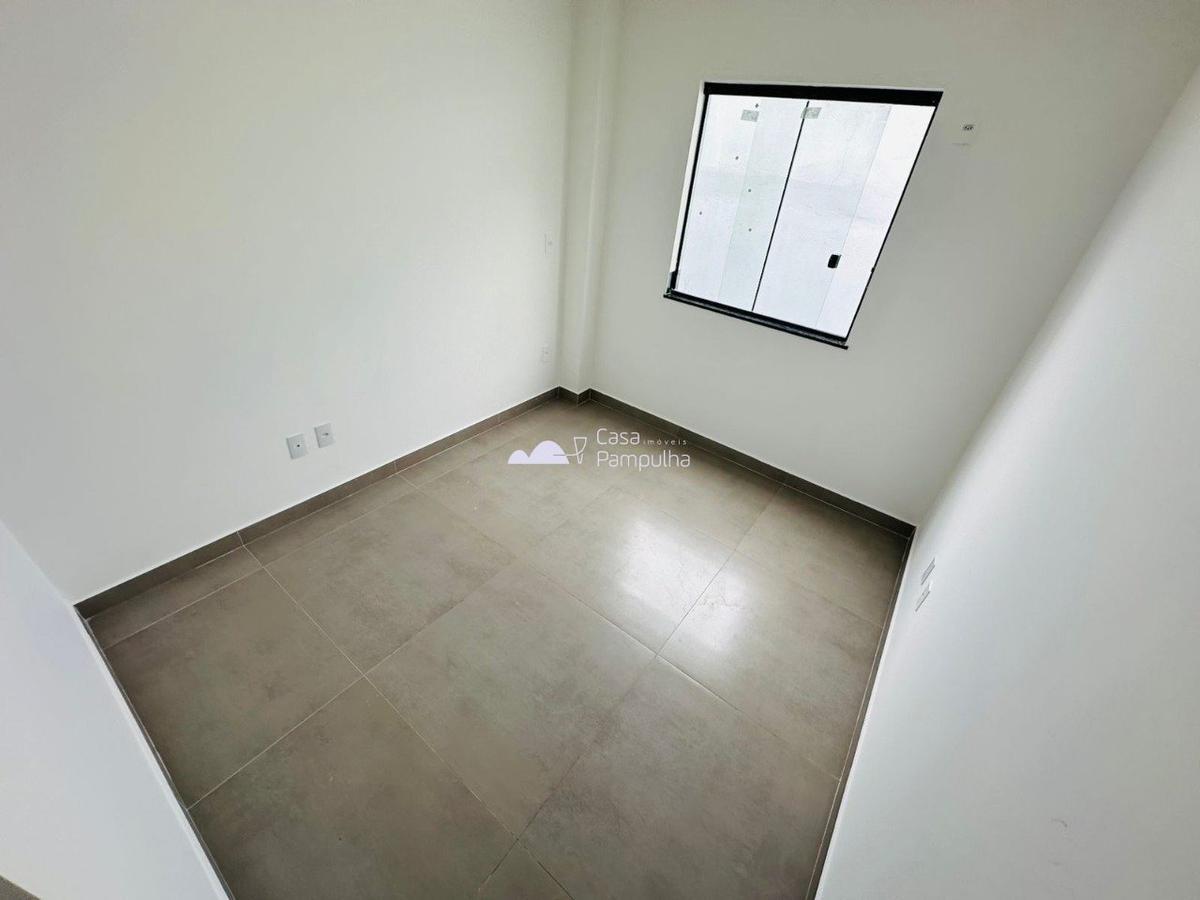 Casa, Santa Mônica, 2 Quartos, 0 Vaga, 2 Suítes