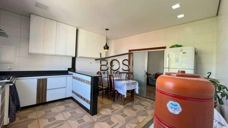 Apartamento, Floresta, 6 Quartos, 0 Vaga, 1 Suíte