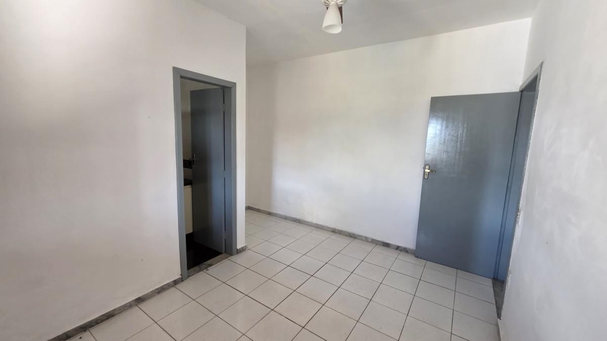 Casa, Jardim Leblon, 2 Quartos, 5 Vagas, 1 Suíte