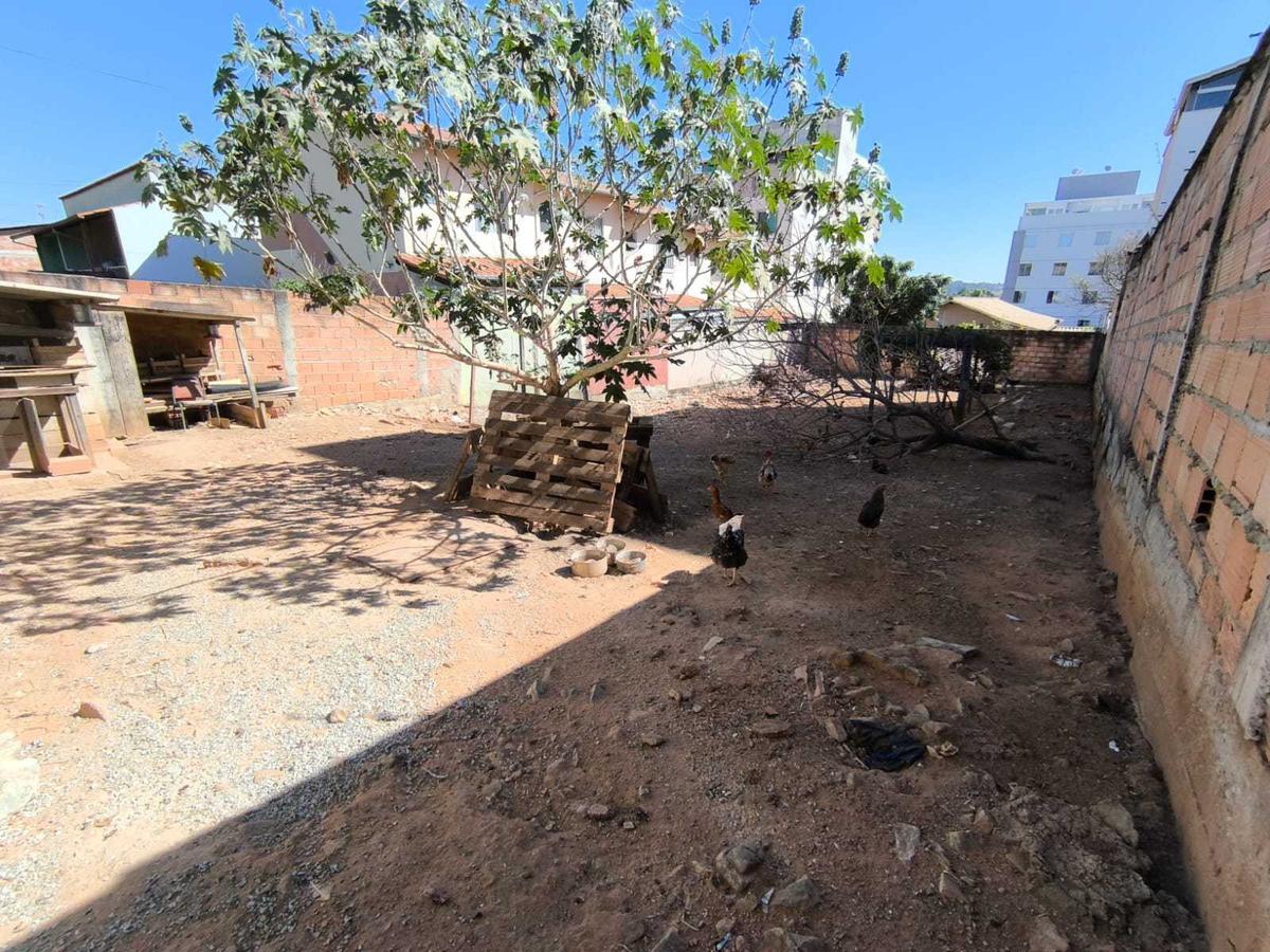 Lote, Pedra Azul, 0 Quarto, 0 Vaga