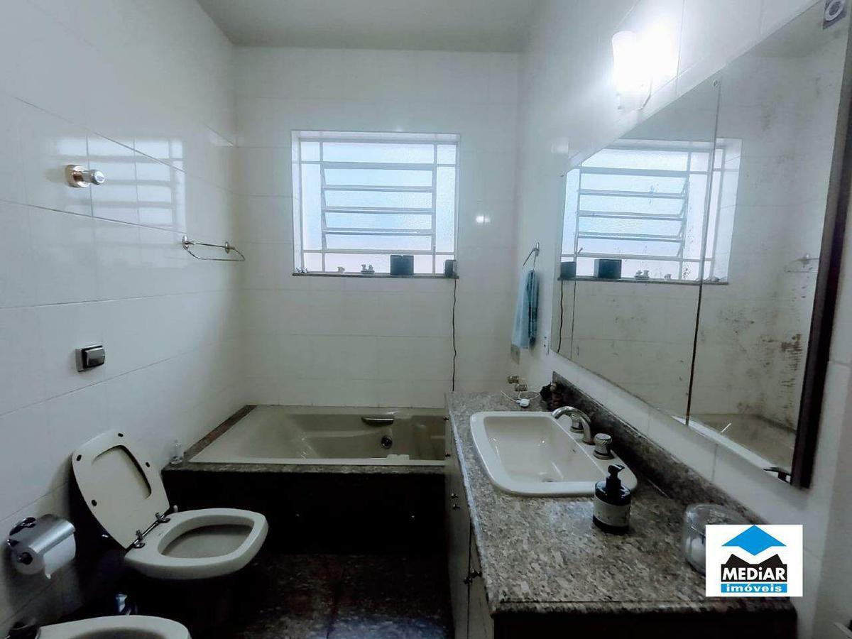 Casa, Floresta, 4 Quartos, 7 Vagas, 2 Suítes