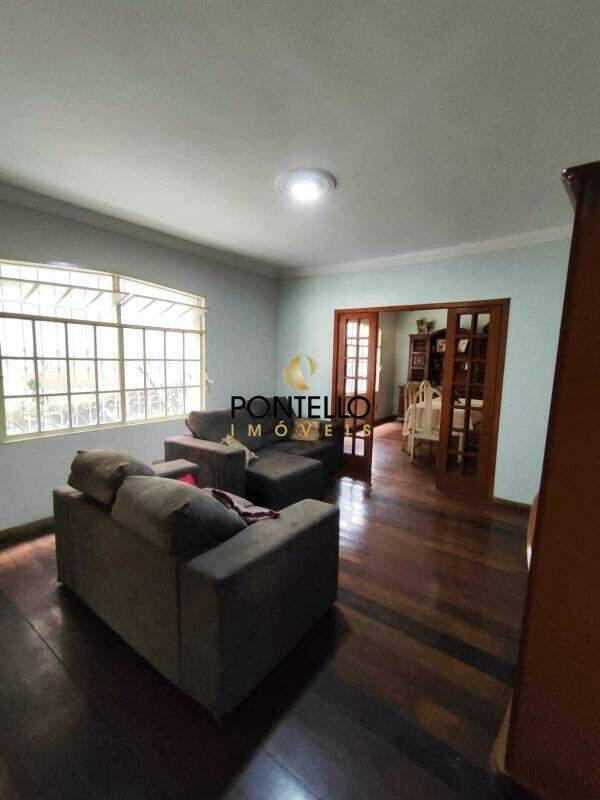 Casa, Planalto, 7 Quartos, 5 Vagas, 3 Suítes