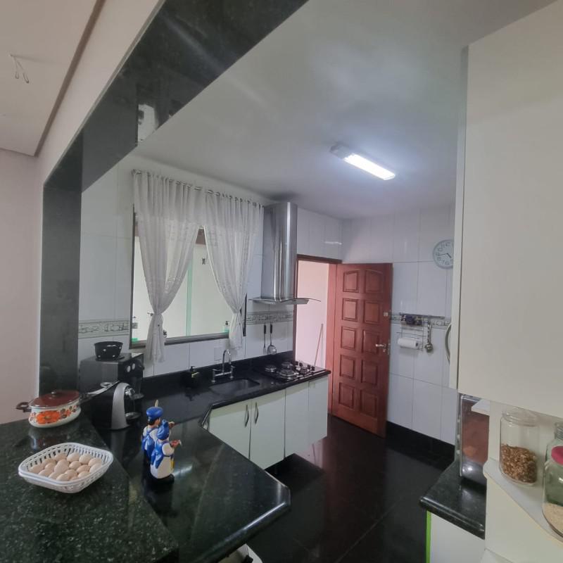 Casa, Tirol, 4 Quartos, 2 Vagas, 1 Suíte