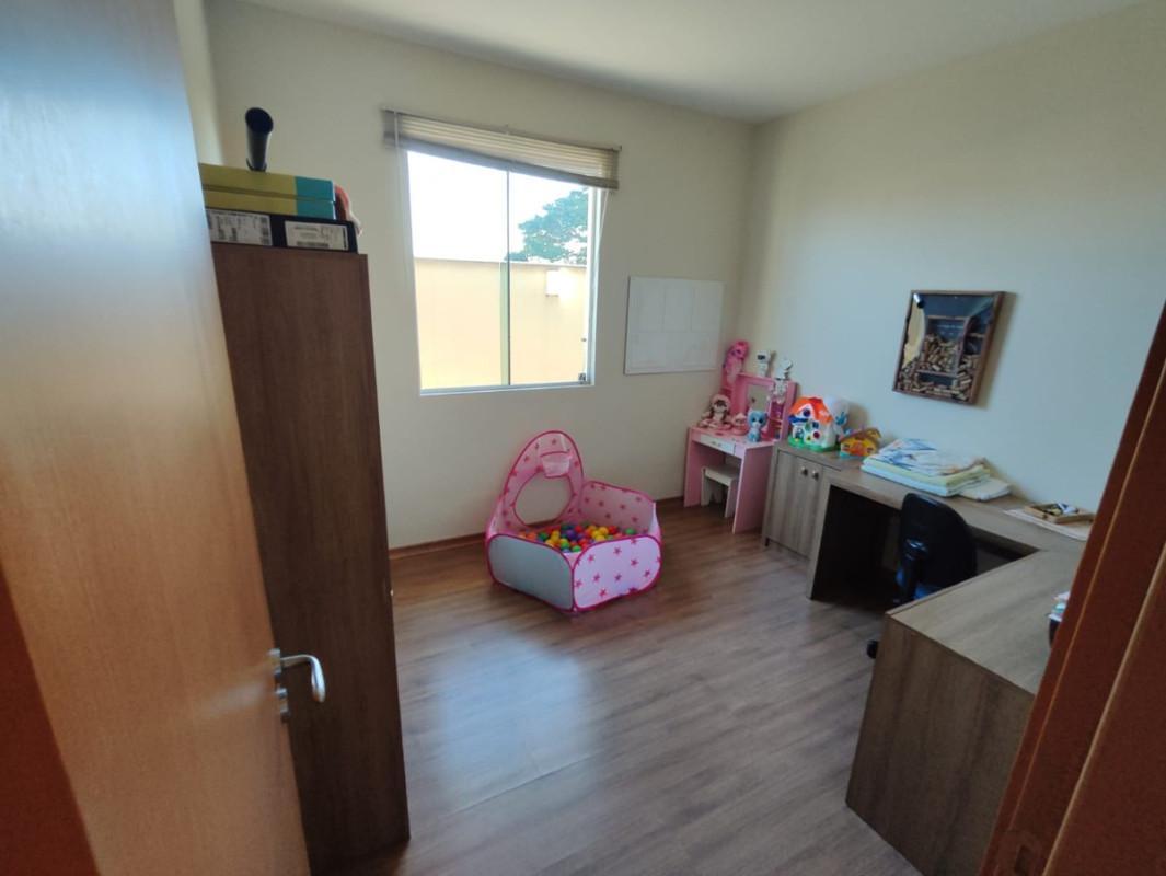 Casa, Parque Xangri-lá, 3 Quartos, 4 Vagas, 1 Suíte