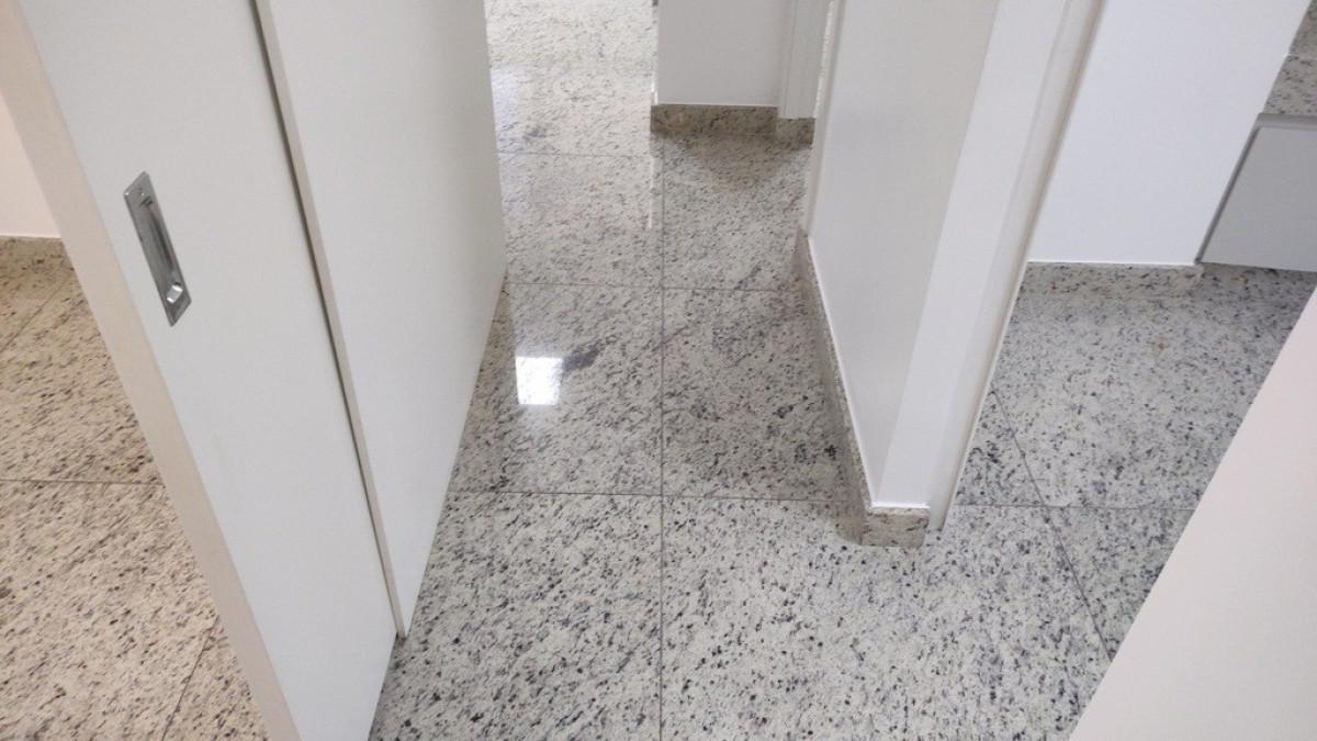 Sala, Barro Preto, 0 Quarto, 3 Vagas