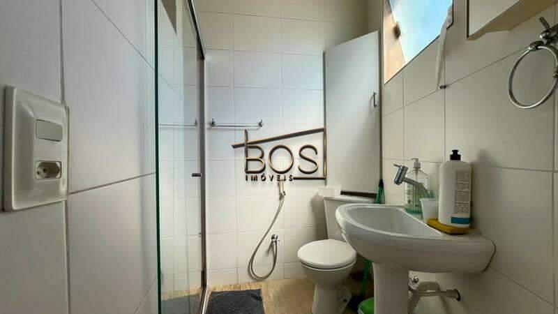 Apartamento, Floresta, 6 Quartos, 0 Vaga, 1 Suíte