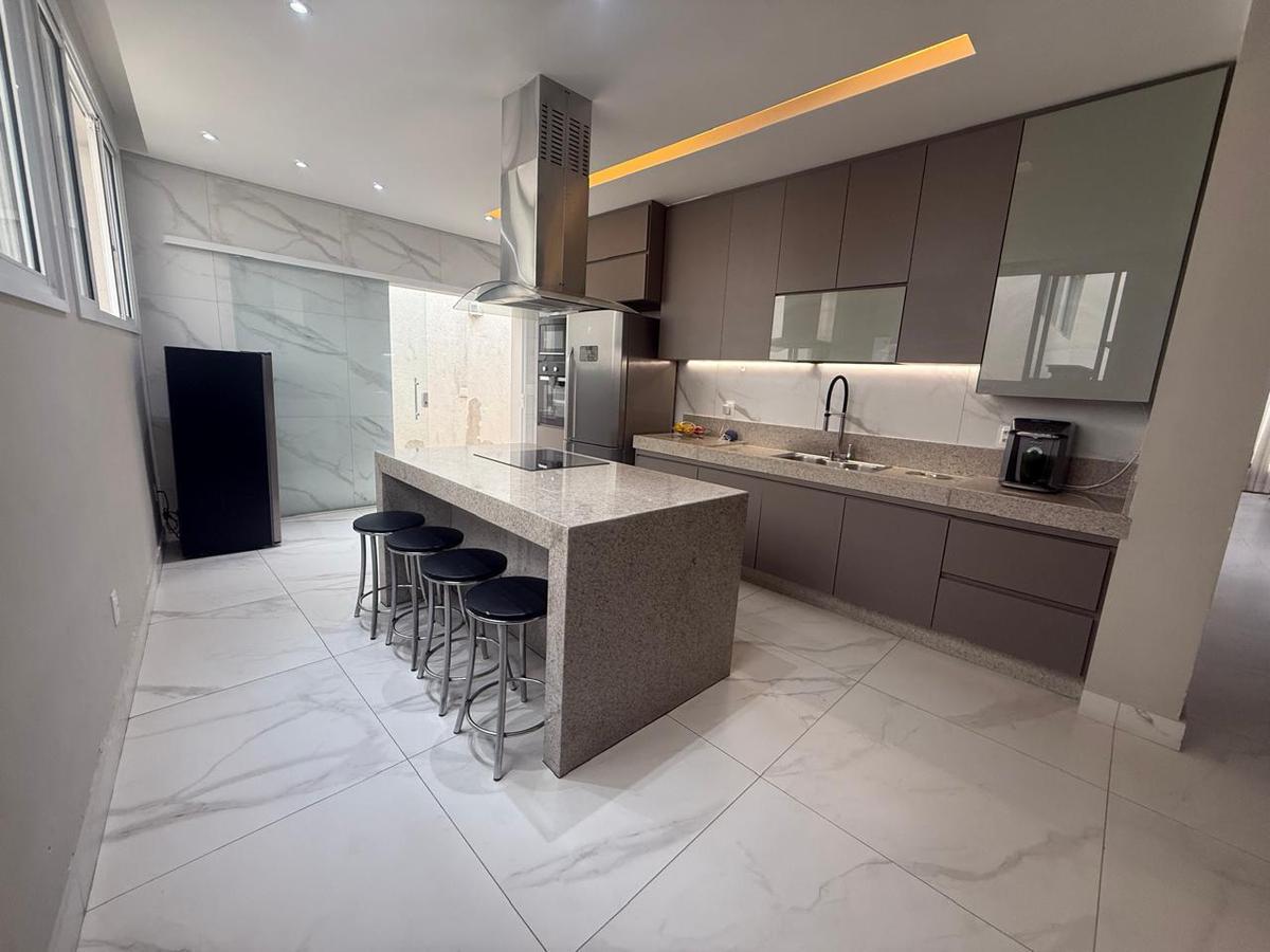 Casa, Cachoeirinha, 3 Quartos, 2 Vagas