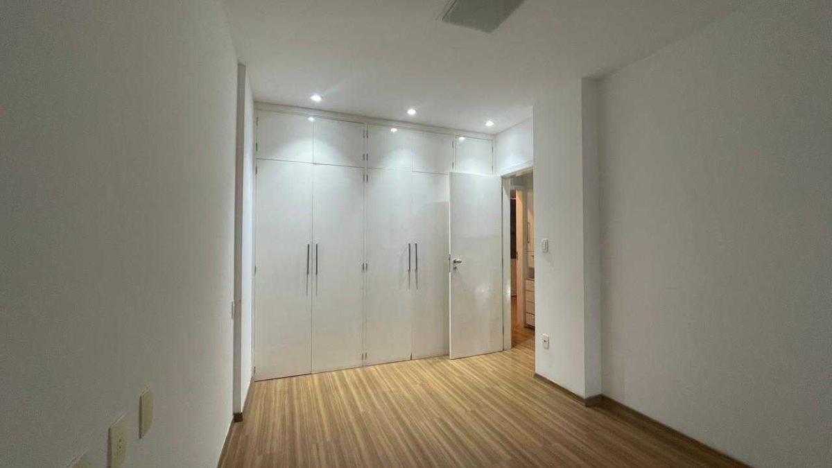 Cobertura, Funcionários, 3 Quartos, 2 Vagas, 1 Suíte
