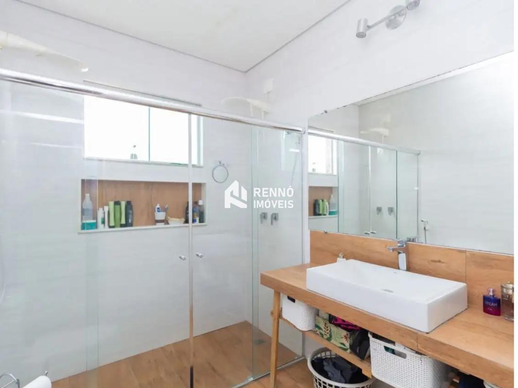 Casa, Estoril, 4 Quartos, 3 Vagas, 4 Suítes