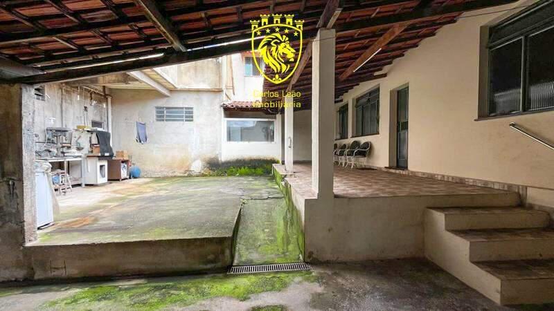 Casa, Santa Terezinha, 4 Quartos, 5 Vagas, 1 Suíte