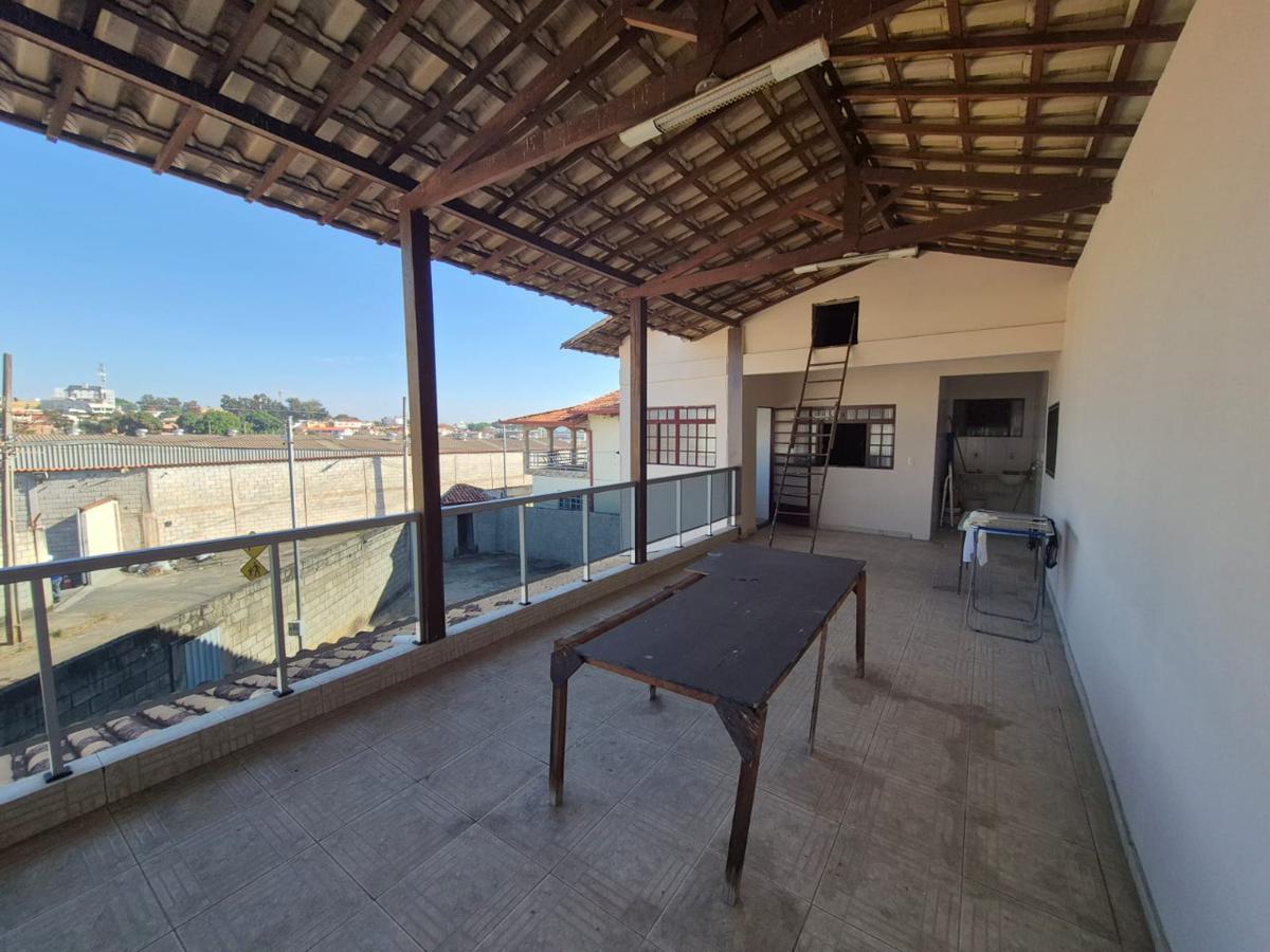 Casa, Petropolis, 3 Quartos, 10 Vagas, 1 Suíte