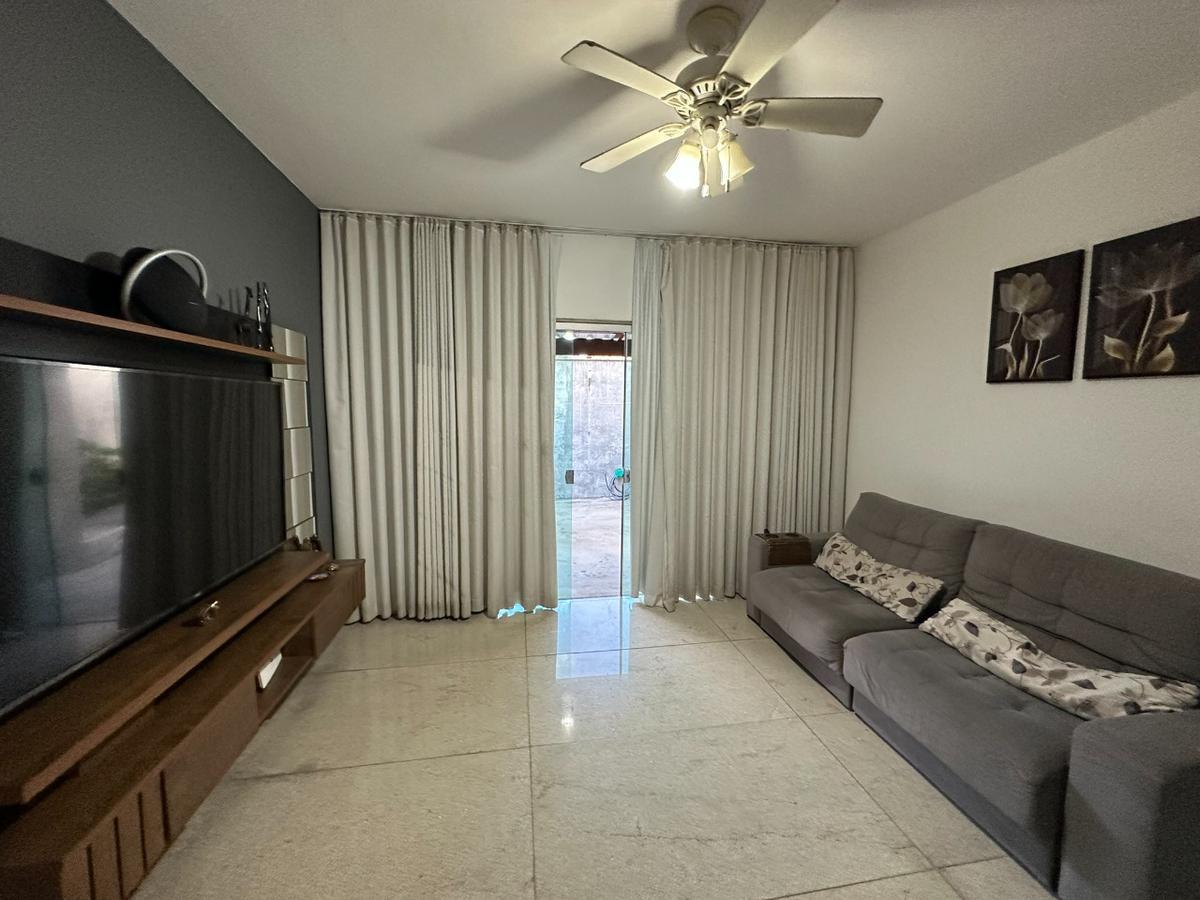 Casa, Céu Azul, 3 Quartos, 5 Vagas, 1 Suíte